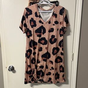 V-Neck Short Sleeve Leopard Print Tunic Top - Blush